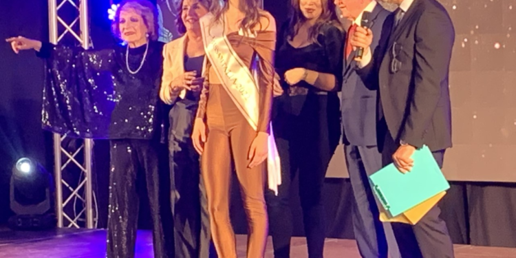 Miss Italia 2022, vince Lavinia Abate: 18 anni, la nuova ‘reginetta’ è di Roma