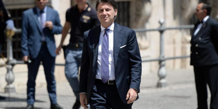 Superbonus, Conte consegna la petizione: “M5S porta le piazze a P.Chigi”