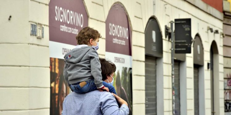 Assegno unico 2023, novità: aumento da febbraio, a chi spetta