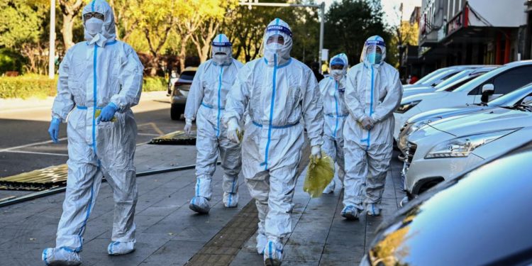 Covid, Bassetti: “In Cina salto indietro di 3 anni, da noi virus in picchiata”