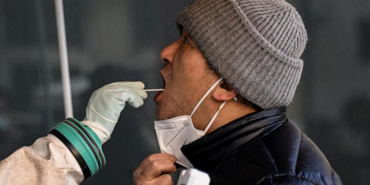 Covid, Giappone chiederà test negativo a chi arriva da Cina