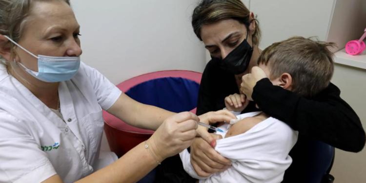 Vaccino Covid under 4, Cartabellotta: “Approvato a ottobre, silenzio dissenso istituzionale?”