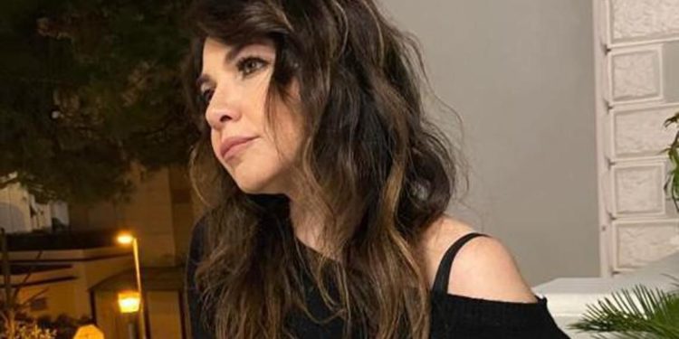 Cristina D’Avena a festa Fratelli d’Italia, replica a critiche: “Non porto ideologie, ma musica”