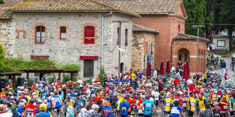 L’Eroica sbarca al Parlamento Ue: a fine marzo in mostra il ciclismo delle strade bianche