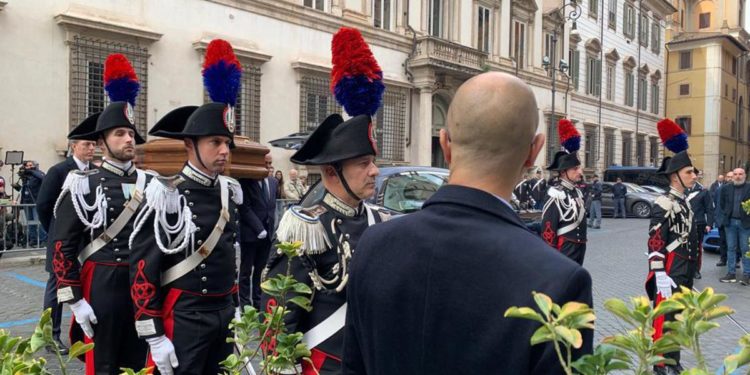 Frattini, Mattarella e massime autorità a funerali Stato a Roma