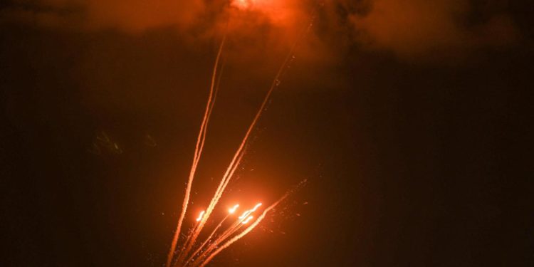 Mo, aerei israeliani su Gaza dopo lancio razzi Hamas