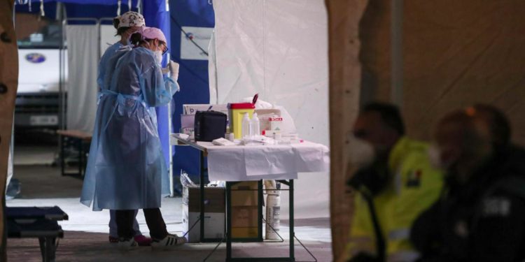 Migranti, nasce un bambino sulla nave Geo Barents