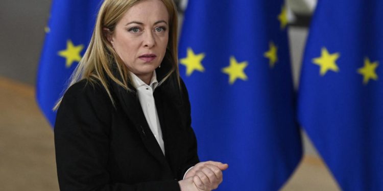Migranti, Meloni: “Serve soluzione strutturale Ue”