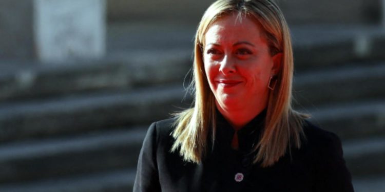 Ucraina, Meloni al G7: “Avanti con le sanzioni contro la Russia”