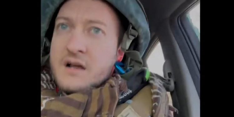 Ucraina, due giornalisti italiani feriti a Kherson: “Stiamo bene” – Video