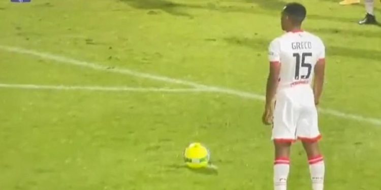 Gaffe in tv: Greco diventa ‘Negro’, telecronista sospeso