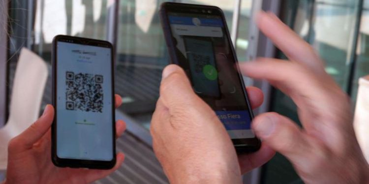 Covid, stop totale al Green pass: cosa dicono Bassetti e Pregliasco