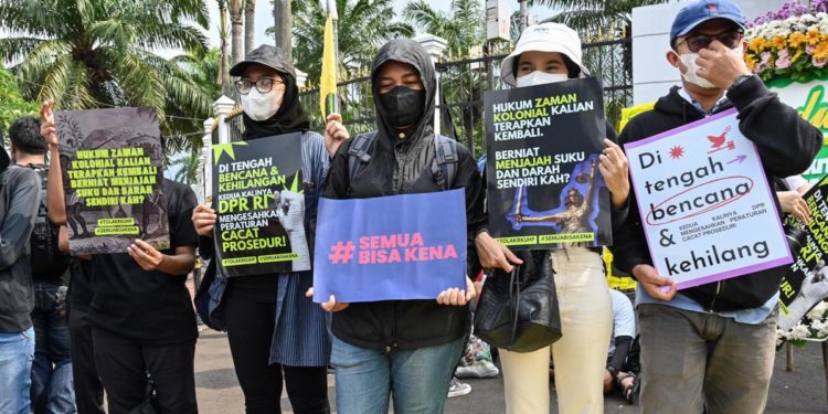 Indonesia, sesso fuori da matrimonio diventa reato: punibili anche gli stranieri