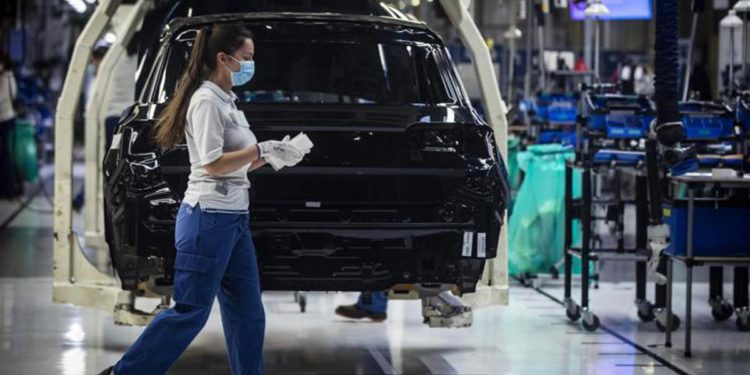 Pil Italia, Istat: forte rallentamento nel 2023 a +0,4%