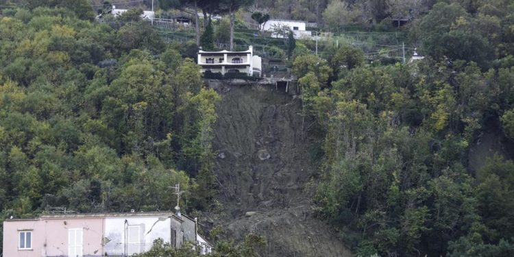 Frana Ischia, Musumeci: “Abusivismo tema non più eludibile”