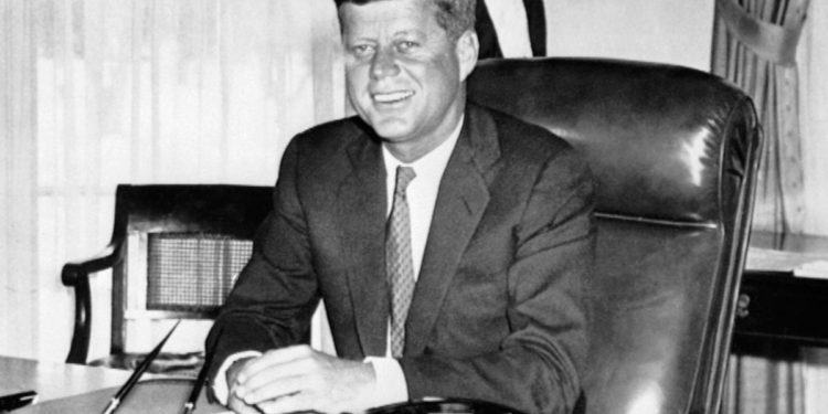 Usa, Biden ordina di pubblicare le carte segrete sull’omicidio di Jfk