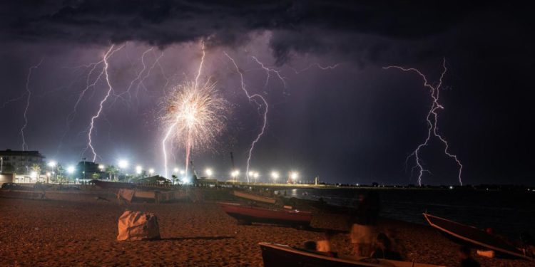 Maltempo, allerta arancione in Calabria. Piogge e forte vento al Centro-Sud