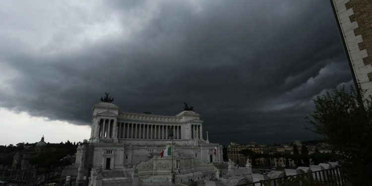 Maltempo sull’Italia, è allerta gialla in 9 regioni