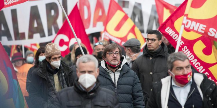 Corteo oggi a Roma, attesi in 10mila