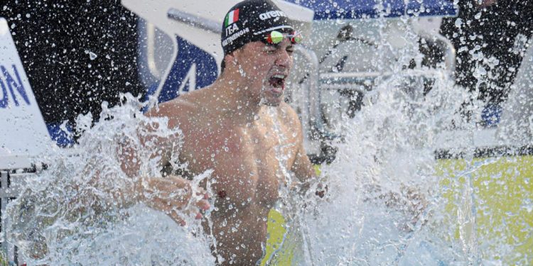 Mondiali nuoto, Paltrinieri oro negli 800 stile. Italia record nella 4×50 mista uomini