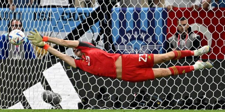 Semifinale Argentina-Croazia: Martinez-Livakovic, sfida tra portieri pararigori