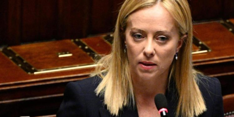 Ue, Meloni: “Avanti unita in sostegno a Kiev, non cambiamo idea”