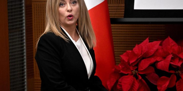 Manovra 2023, Meloni: “Approvata legge non facile, mantenuti impegni”