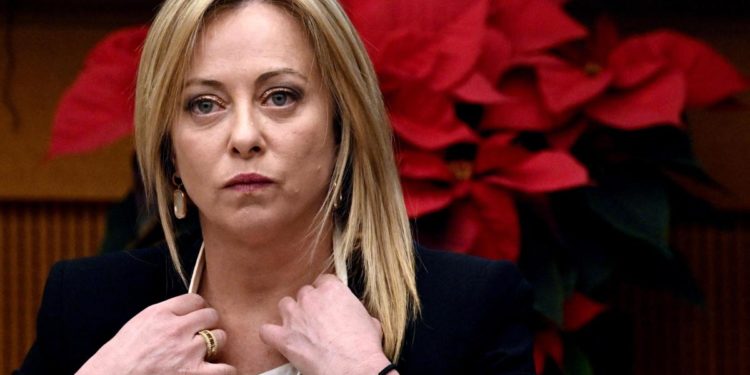 Iran, Meloni: “Stop repressioni o atteggiamento Italia dovrà cambiare”