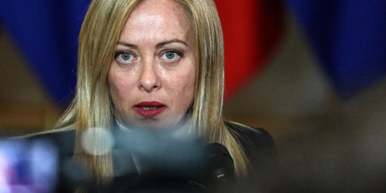 Minacce social a premier Meloni e a figlia, denunciato 27enne