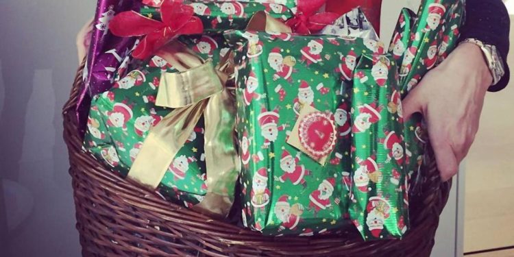 Natale, il regalo solidale vale doppio: online proposte di onlus e associazioni