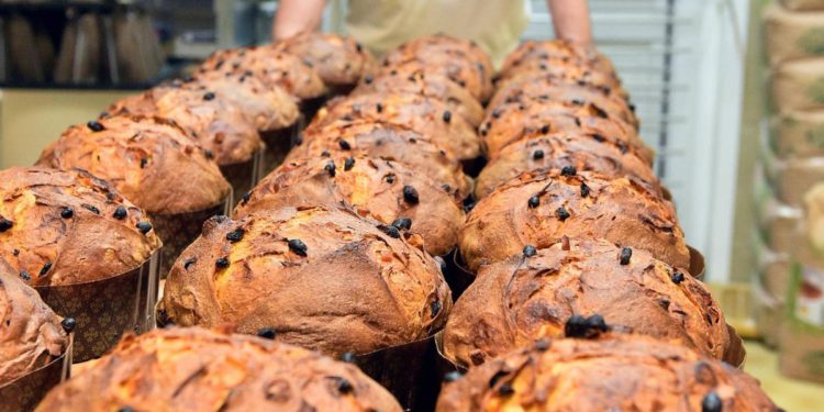 Il Natale difficile del panettone: acquisti last minute, vendite in calo e costi in rialzo