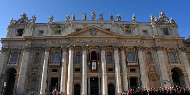 Ucraina, Papa Francesco: “Stop alla guerra insensata”