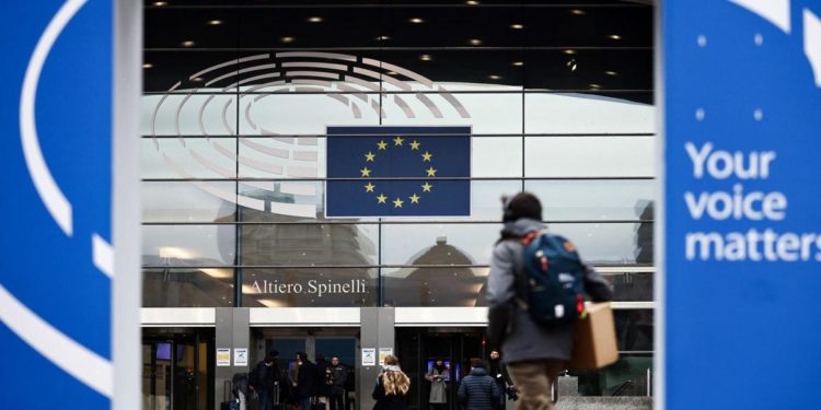 Qatargate, “60 eurodeputati nel mirino dell’inchiesta”