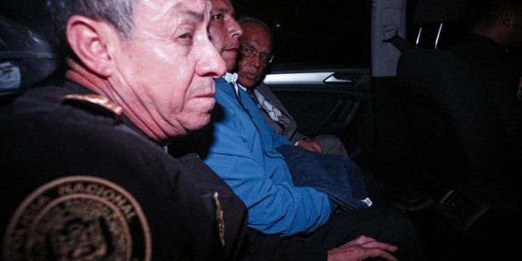 Golpe Perù, Castillo destituito e arrestato: giura la vice Boluarte