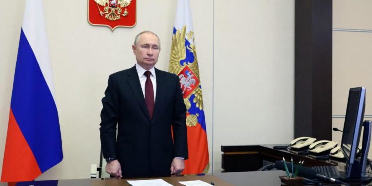 Ucraina, Putin: “Occidente sfrutta guerra per distruggere Russia”