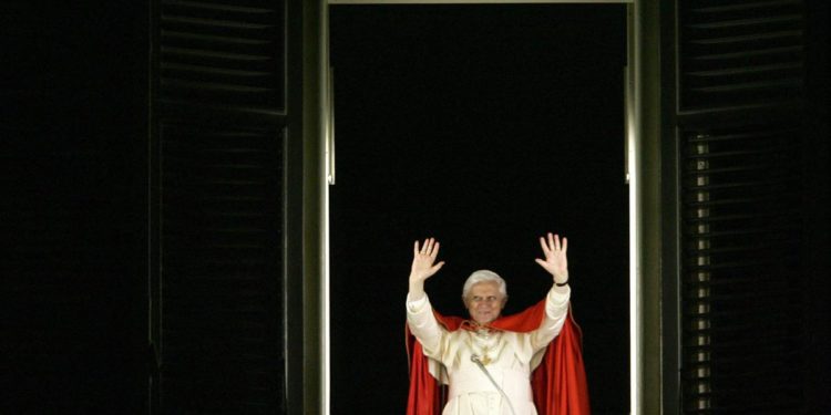 Morte Ratzinger, la Cei invita a celebrare messe in suffragio nel Paese