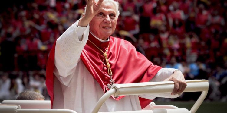 Ratzinger, si aggravano condizioni del Papa emerito: gli scenari