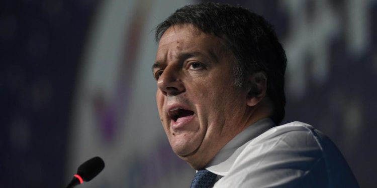 Manovra, Renzi: “Schiaffo a cultura e marchetta a società Serie A”