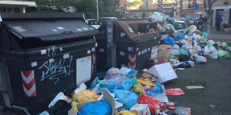 Rifiuti Roma, Gualtieri: “Termovalorizzatore entro l’estate 2026”