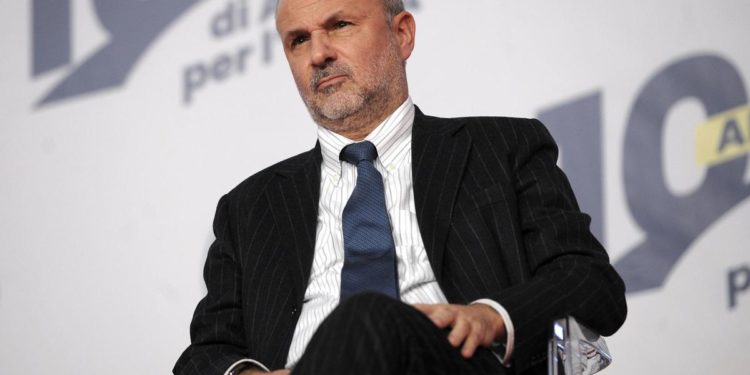 Covid, Schillaci: “Obbligo mascherine in ospedali e Rsa sarà prorogato”