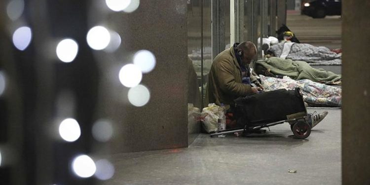 Bolzano, morto di freddo in strada. Il fratello: “I dormitori erano pieni”
