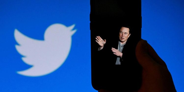 Twitter, Musk licenzia anche gli addetti alle pulizie