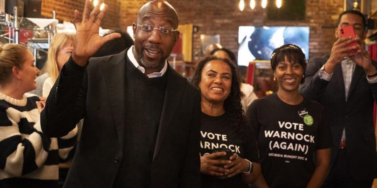 Midterm Usa, Warnock rieletto in Georgia: dem rafforzano maggioranza al Senato