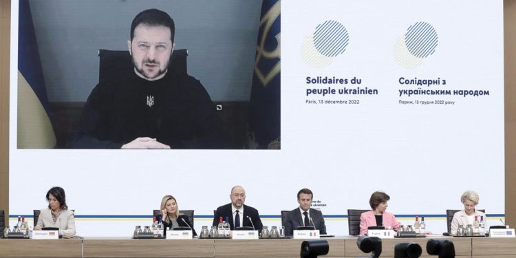 Ucraina, Zelensky: “Servono 800 milioni per emergenza energia”