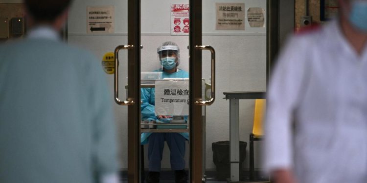 Covid, a Hong Kong stop isolamento per chi arriva da fuori