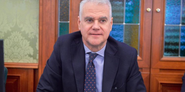 Zangrillo: “Smart working non è semi vacanza”