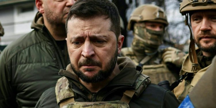 Ucraina, Zelensky: “Serve scudo aereo per difesa da Russia”