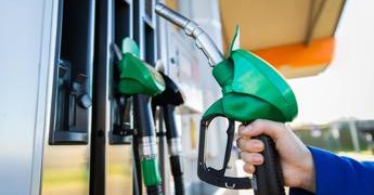 Accise benzina, Pichetto: “Stop taglio perché prezzo sopportabile”