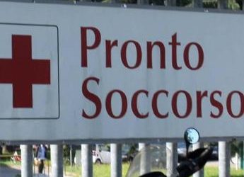 Agrigento, botte e ustioni da sigarette a bimbo di 4 anni: indagati madre e compagno