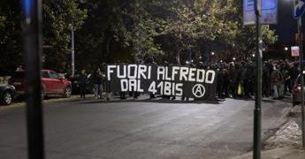 Alfredo Cospito, il medico: “E’ quasi sottopeso, rischia la vita”